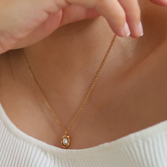 NEW 18K Gold Plated Fresh Water Pearl Necklace - Picture 2 of 9